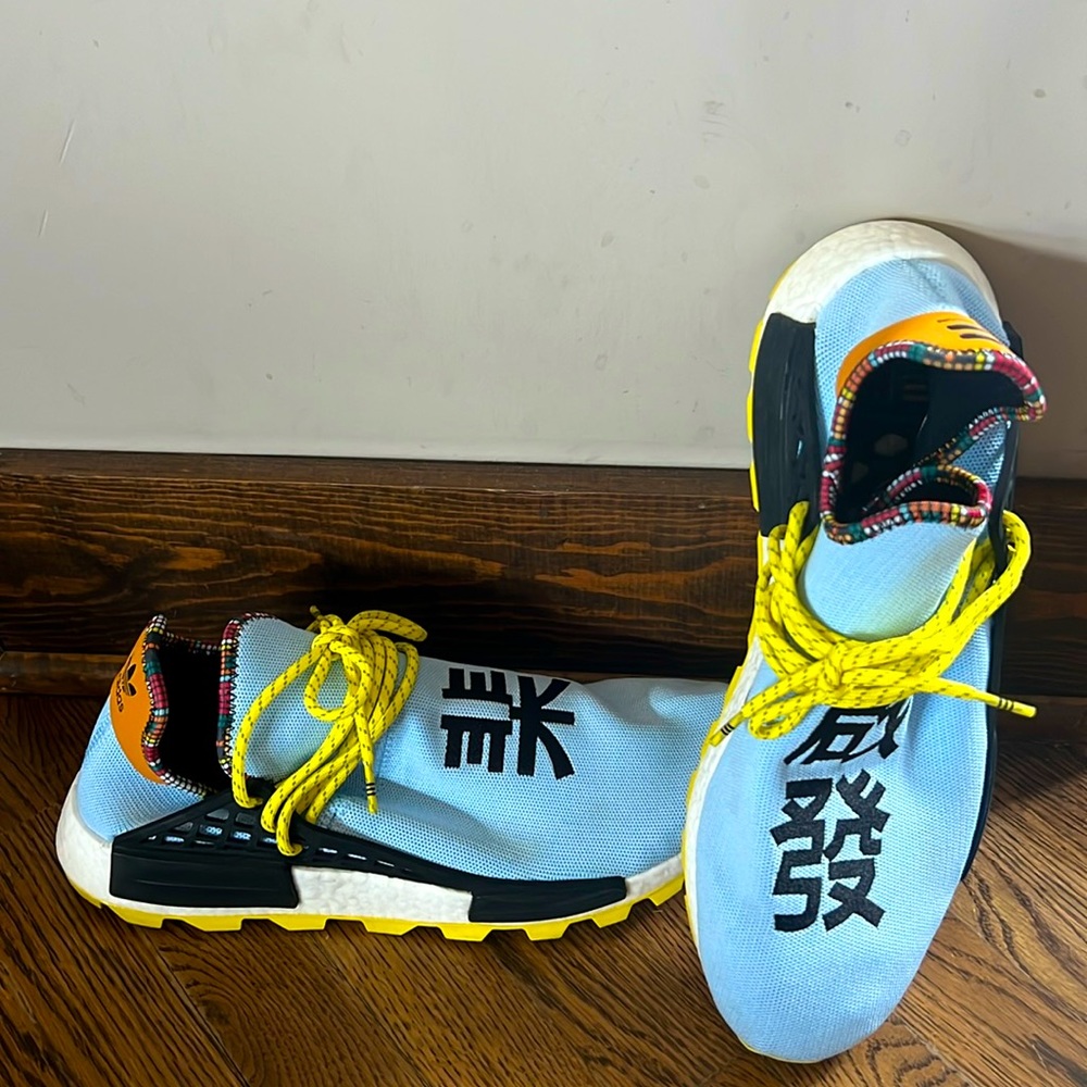 Pharrell Williams Solar Hu NMD. Size US-14. Light blue.